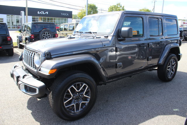 Used 2025 Jeep Wrangler Unlimited Sahara AWD/4WD image 2