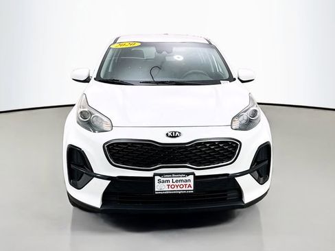 Used 2020 Kia Sportage LX image 2