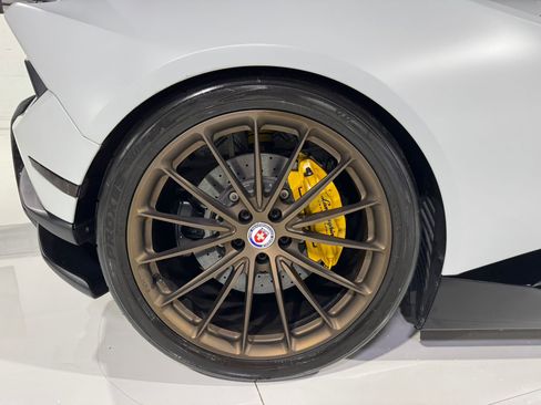 Used 2018 Lamborghini Huracan Performante image 45