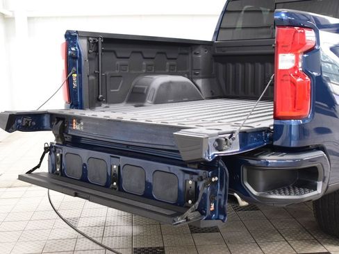 Used 2023 Chevrolet Silverado 1500 High Country w/ High Country Premium Package AWD/4WD image 28