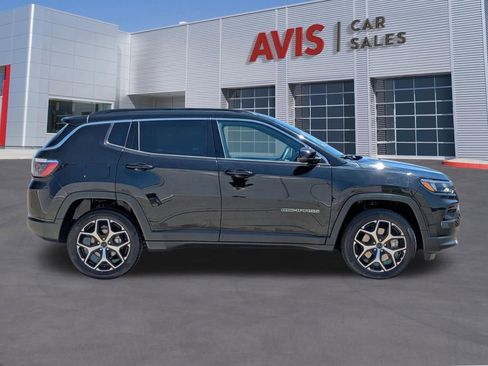 Used 2025 Jeep Compass Limited AWD/4WD image 4