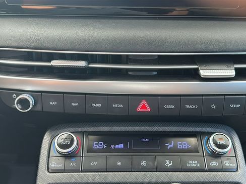 Used 2024 Hyundai Palisade Limited FWD image 26