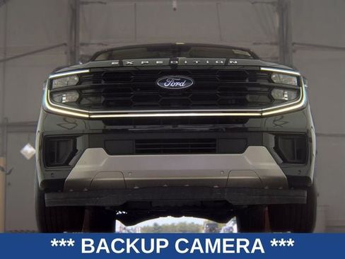 Used 2025 Ford Expedition Platinum AWD/4WD image 3