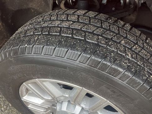 Used 2024 GMC Sierra 2500 SLT w/ SLT Convenience Package image 4