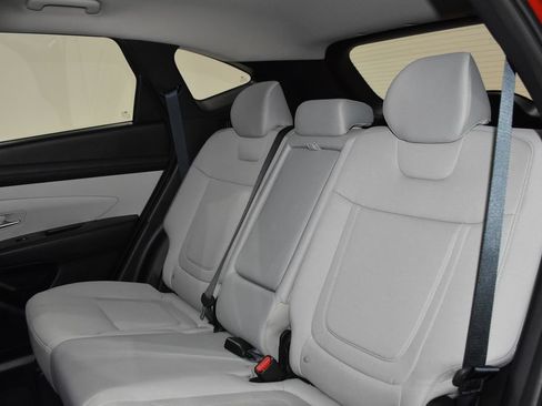 Certified 2025 Hyundai Tucson SE AWD/4WD image 29