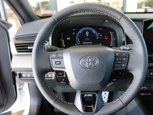 Used 2026 Toyota Camry SE FWD image 15