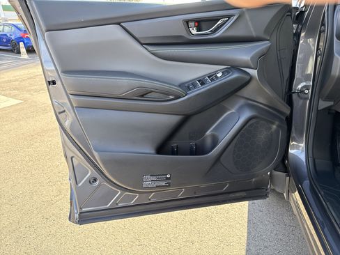 Used 2025 Subaru Ascent Onyx Edition image 17