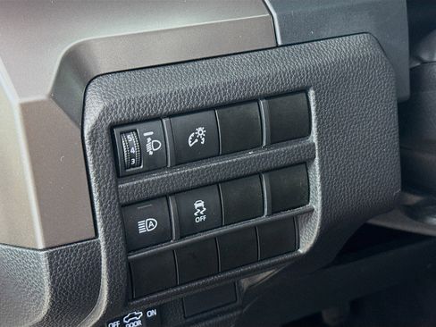 Used 2024 Toyota Tacoma SR5 image 9