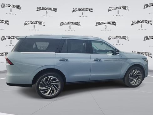 New 2026 Lincoln Navigator Reserve AWD/4WD image 6