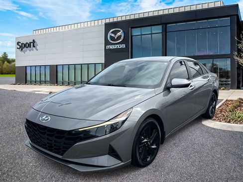Used 2023 Hyundai Elantra SEL FWD image 7