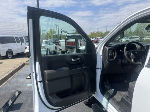 Used 2024 Chevrolet Silverado 2500 W/T RWD image 9
