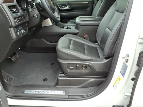 Used 2023 Chevrolet Tahoe LT w/ Luxury Package AWD/4WD image 13