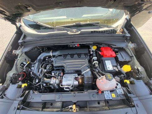 Used 2023 Jeep Renegade Latitude image 9