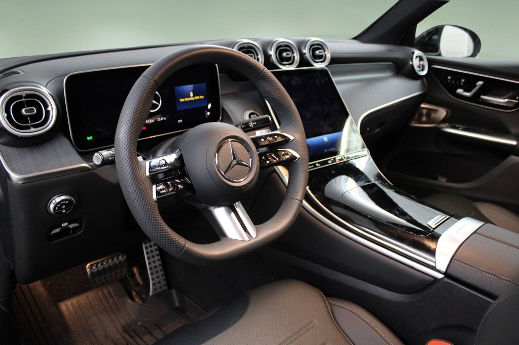 Used 2026 Mercedes-Benz GLC 300 4MATIC image 2