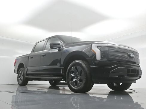 New 2025 Ford F150 Lightning Lariat image 46