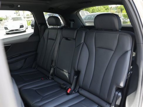 Used 2025 Audi Q7 3.0T Premium Plus w/ Premium Plus Package image 18