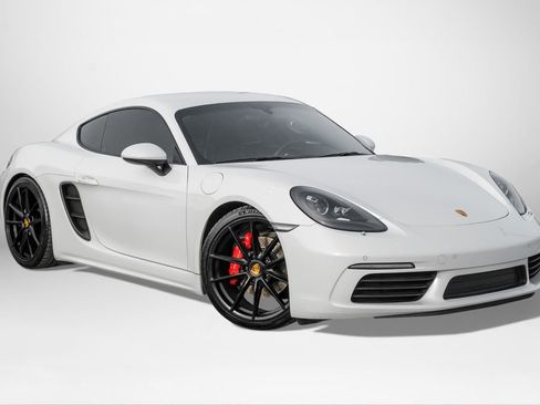 Used 2017 Porsche 718 Cayman S image 4