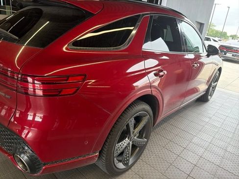 Used 2022 Genesis GV70 3.5T Sport w/ Sport Prestige Package AWD/4WD image 3