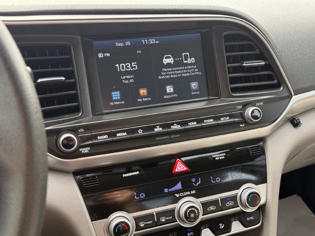 Used 2020 Hyundai Elantra SEL FWD image 32