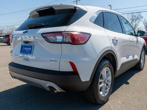 Used 2022 Ford Escape SE image 6