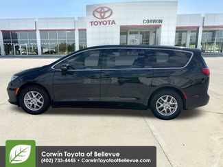 Used 2023 Chrysler Pacifica Touring-L video 2