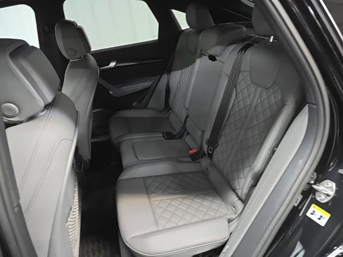 Used 2024 Audi SQ5 Premium Plus w/ S Sport Package AWD/4WD image 32