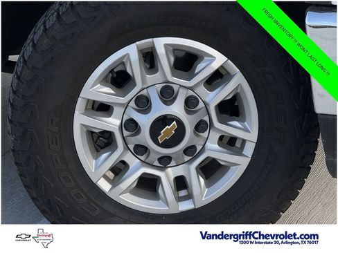 Used 2024 Chevrolet Silverado 2500 LT w/ Convenience Package AWD/4WD image 11