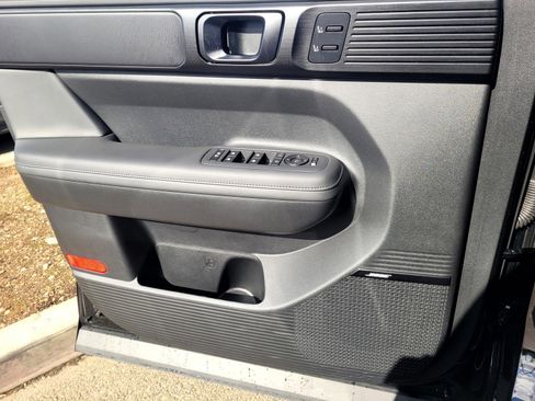 Used 2025 Hyundai Santa Fe Calligraphy image 17