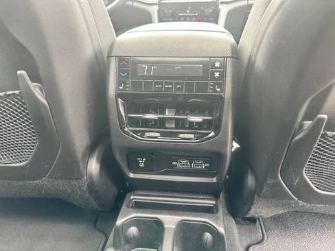 Used 2023 Jeep Grand Cherokee L Limited AWD/4WD image 16