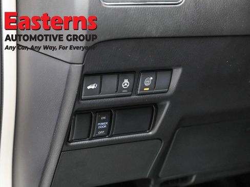 Used 2024 Nissan Armada SL w/ Captain's Chairs Package image 26