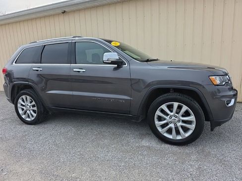 Used 2017 Jeep Grand Cherokee Limited w/ Trailer Tow Group IV image 2