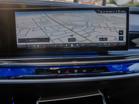 Used 2024 BMW i7 eDrive50 w/ M Sport Package image 11