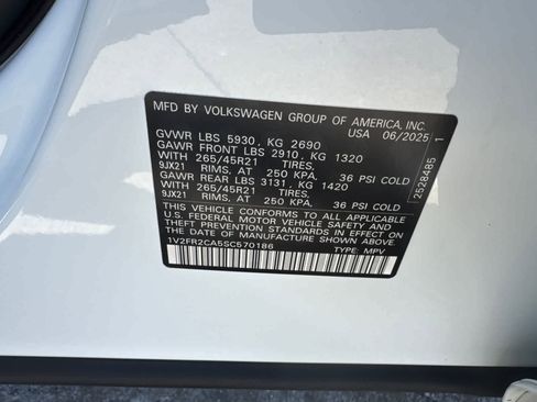 Used 2025 Volkswagen Atlas SEL Premium R-Line image 21