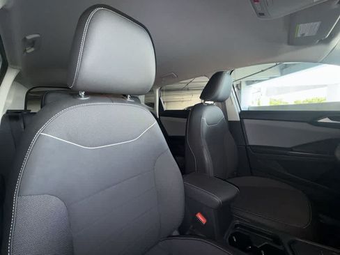 Certified 2023 Volkswagen Taos SE FWD image 27
