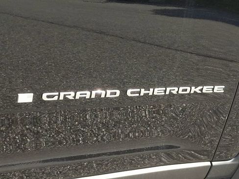 New 2025 Jeep Grand Cherokee L Laredo w/ Luxury Tech Group I image 21