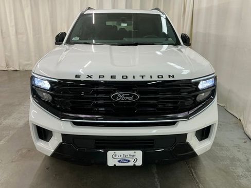 New 2026 Ford Expedition Platinum w/ Stealth Performance Package image 9