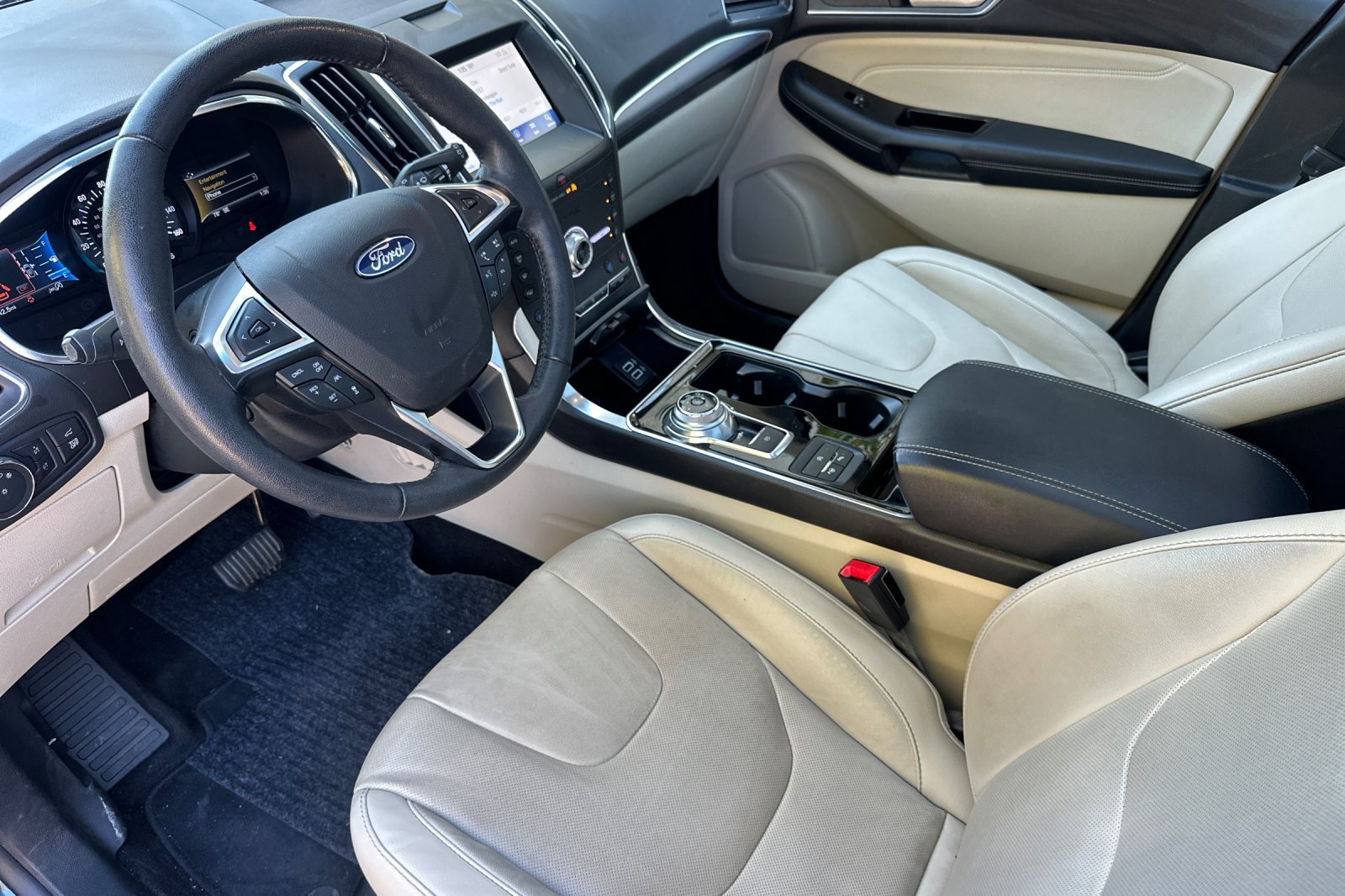 Used 2020 Ford Edge Titanium FWD image 10