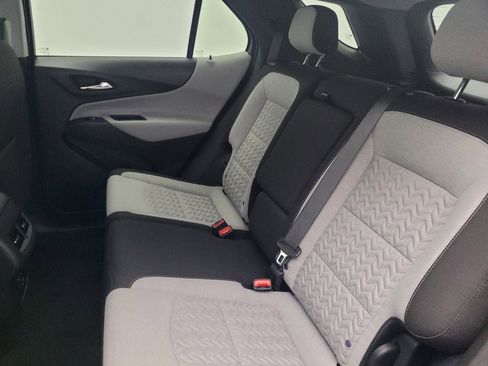 Used 2024 Chevrolet Equinox LT FWD image 18