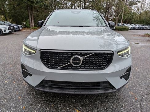 Certified 2024 Volvo XC40 B5 Core image 9