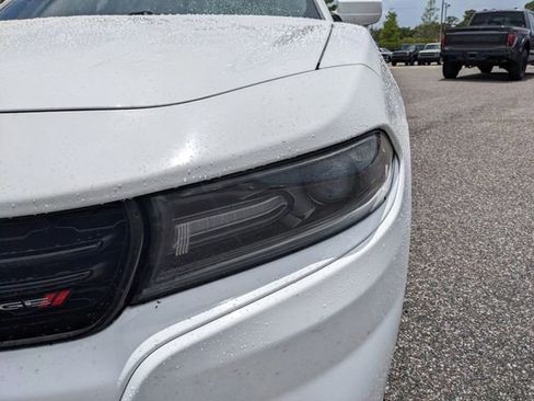 Used 2018 Dodge Charger SXT RWD image 9