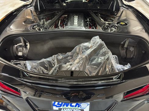 Used 2024 Chevrolet Corvette Stingray Premium Cpe w/ Z51 Performance Package image 31