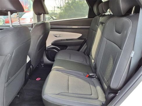 Certified 2024 Hyundai Tucson SE image 9