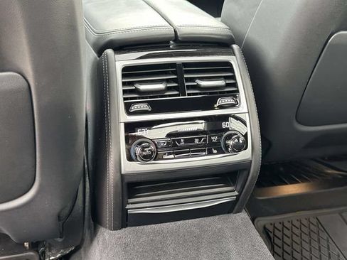 Used 2021 BMW 750i xDrive w/ Autobahn Package AWD/4WD image 21