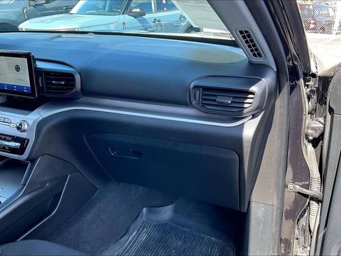 Certified 2022 Ford Explorer XLT w/ Class IV Trailer Tow Package image 14