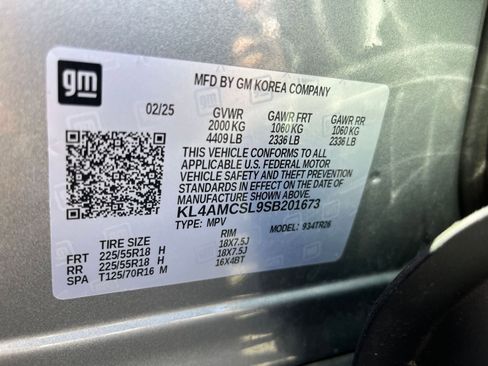 Used 2025 Buick Encore GX Preferred AWD/4WD image 29