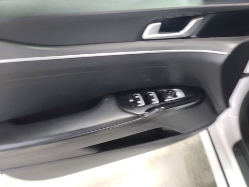 Used 2022 Kia K5 LXS image 7