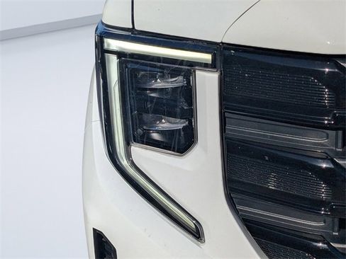 Used 2022 GMC Sierra 1500 Elevation image 9