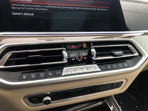 Used 2021 BMW X5 xDrive40i w/ Executive Package image 16