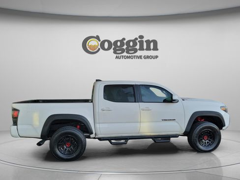 Used 2022 Toyota Tacoma TRD Pro image 3