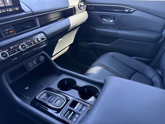 Used 2025 Honda Pilot EX-L image 24